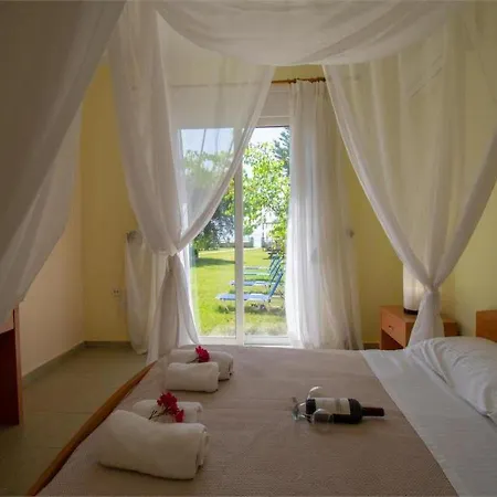 Beachfront Barbati 1 , Corfu Willa *