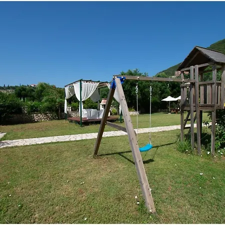 וילה Beachfront Barbati 1 , Corfu