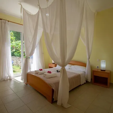 Willa Beachfront Barbati 1 , Corfu *